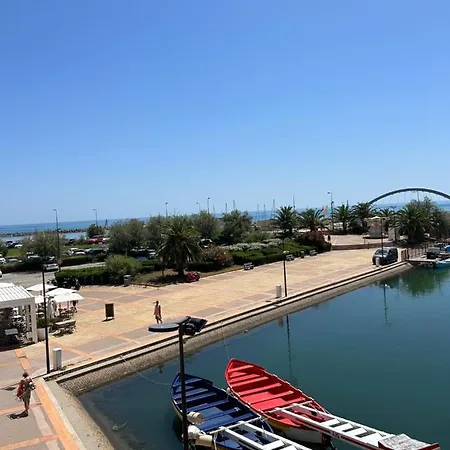 Vue Situe A Cote De La Quartier Des Quilles