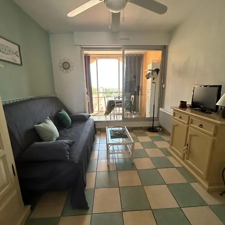 Vue Situe A Cote De La Quartier Des Quilles Sete